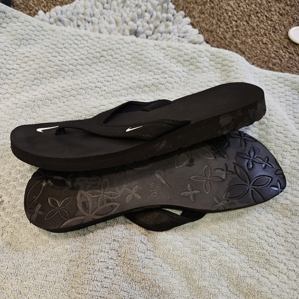 Nike flip flops